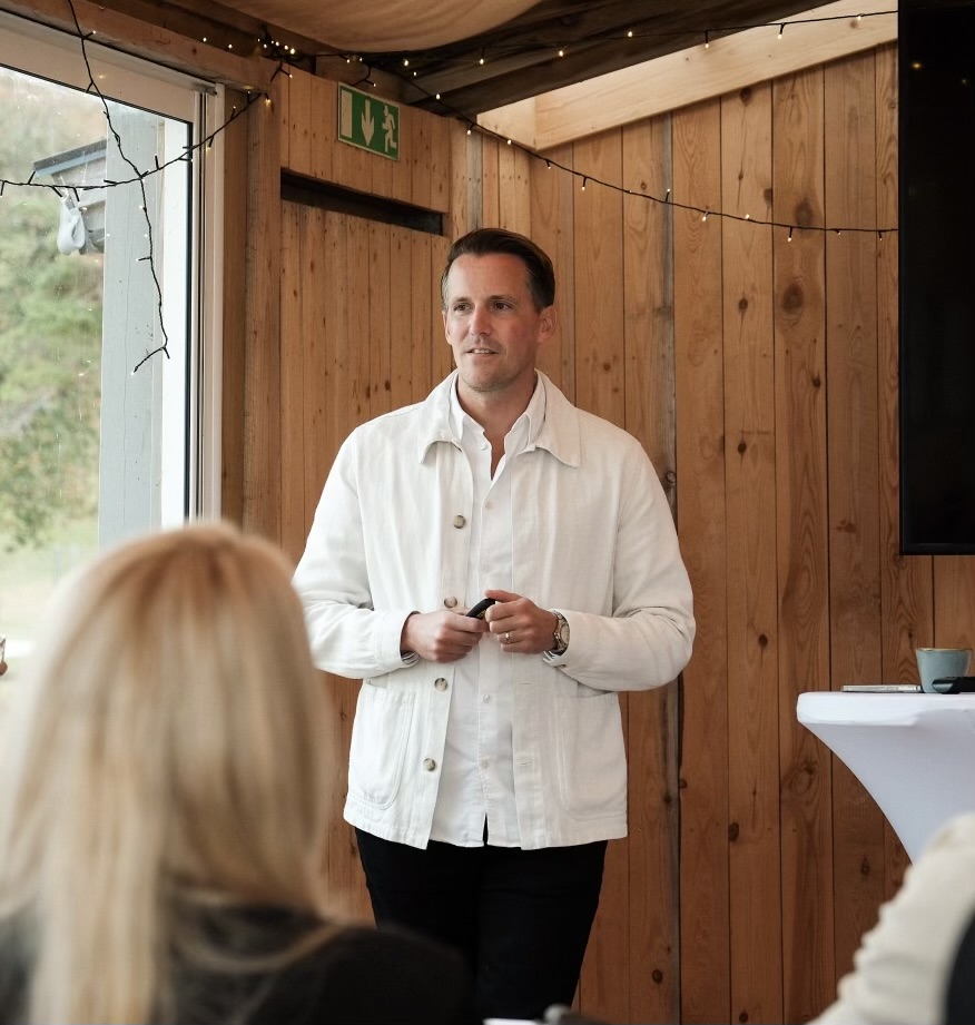 Markus Wibäck föreläser för företagsledare